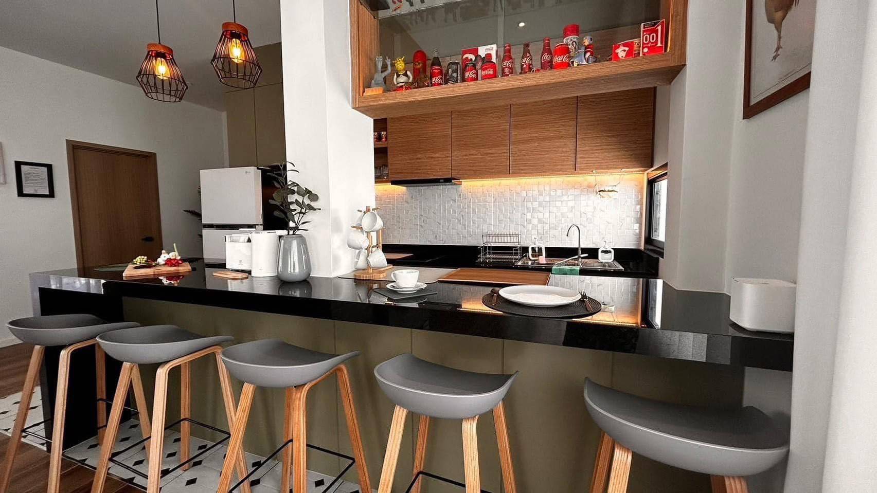 Modern 3-Bedroom Pool Villa for Rent near Black Mountain