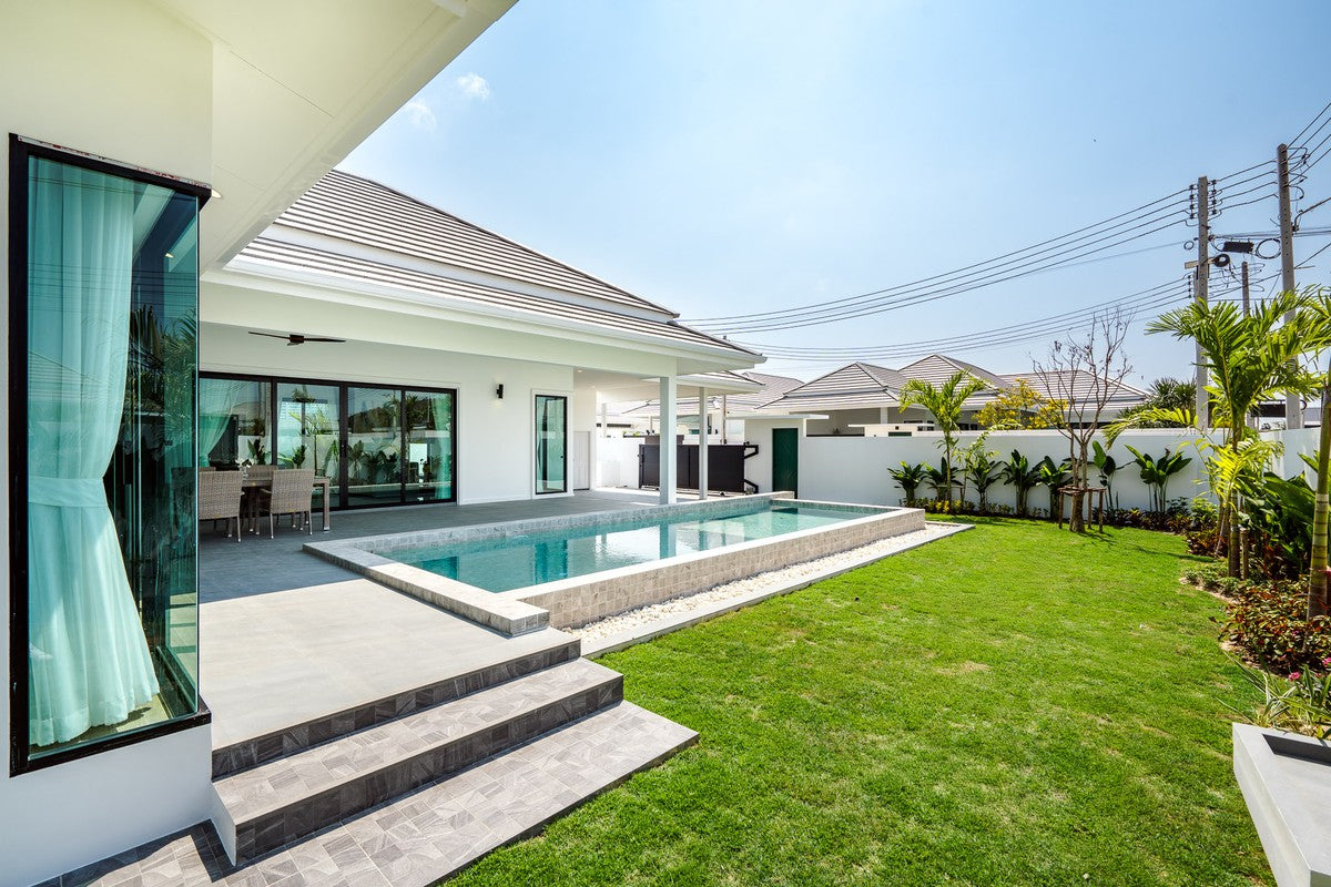 Modern 3-Bedroom Pool Villa in Botanica Hua Hin