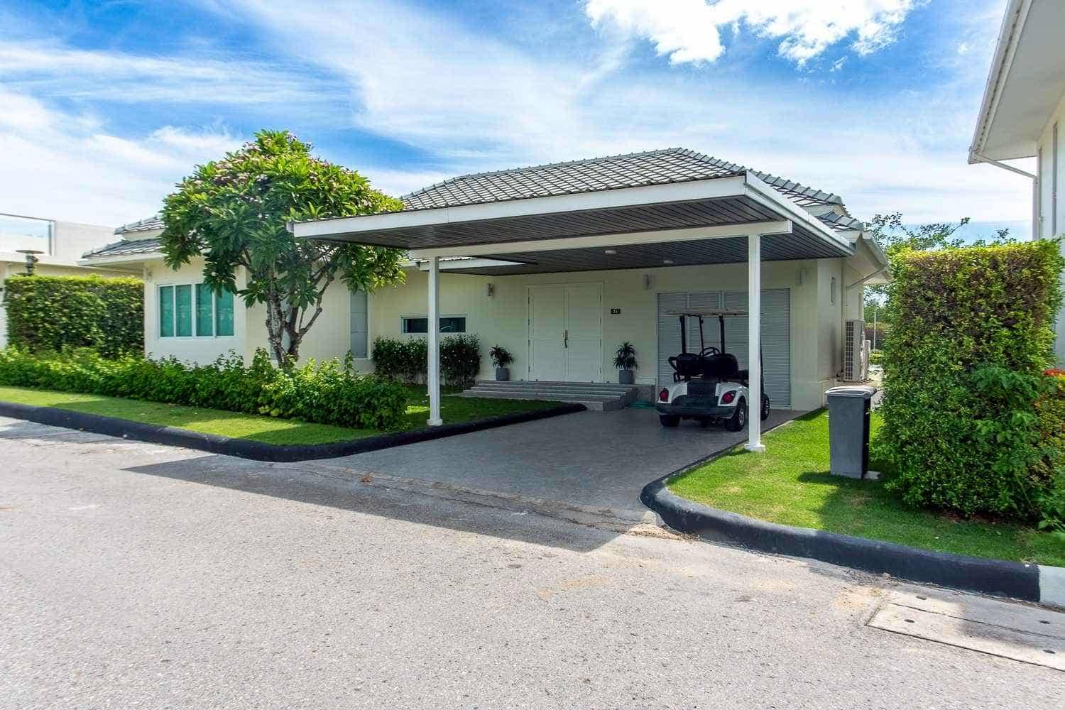 Luxury Pool Villa on Golf Course with Lifetime Memberships in Hua Hin
