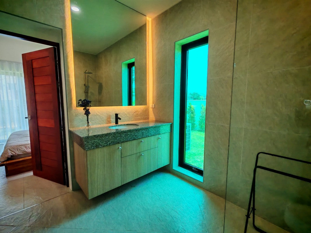 Modern 3 Bedroom Pool Villa on Large Plot in Hin Lek Fai, Hua Hin
