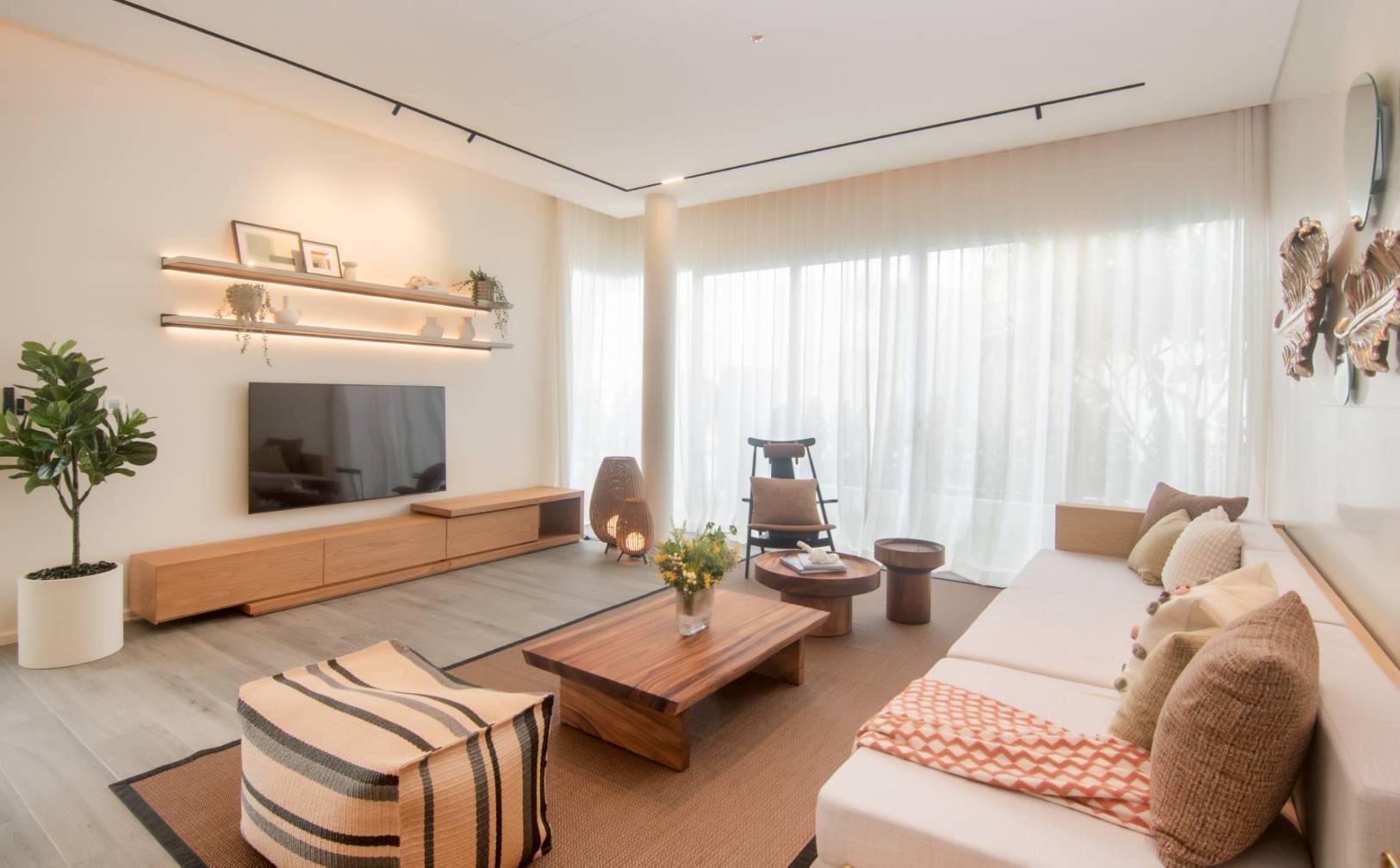 3-Bedroom Luxury Pool Villa for Rent by Cha-Am Beach