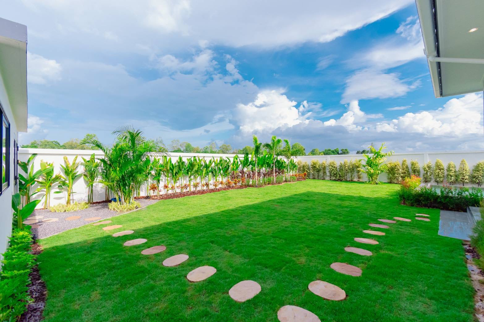 New Modern Luxury Pool Villa for Sale in Soi 112, Hua Hin