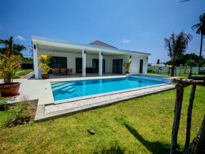 Modern 3 Bedroom Pool Villa on Large Plot in Hin Lek Fai, Hua Hin