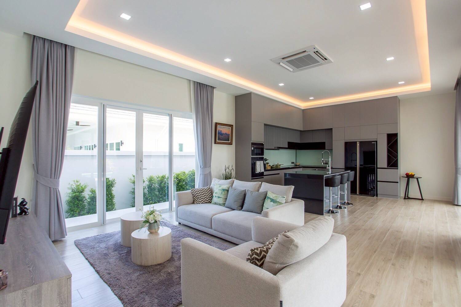 Modern Pet Friendly 3-Bedroom Pool Villa for Rent
