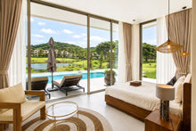 Exklusives Anwesen am Wasser im Palm Hills Golf Club
