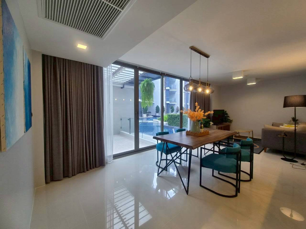 2 Bedroom Condo for Sale with Direct Pool Access