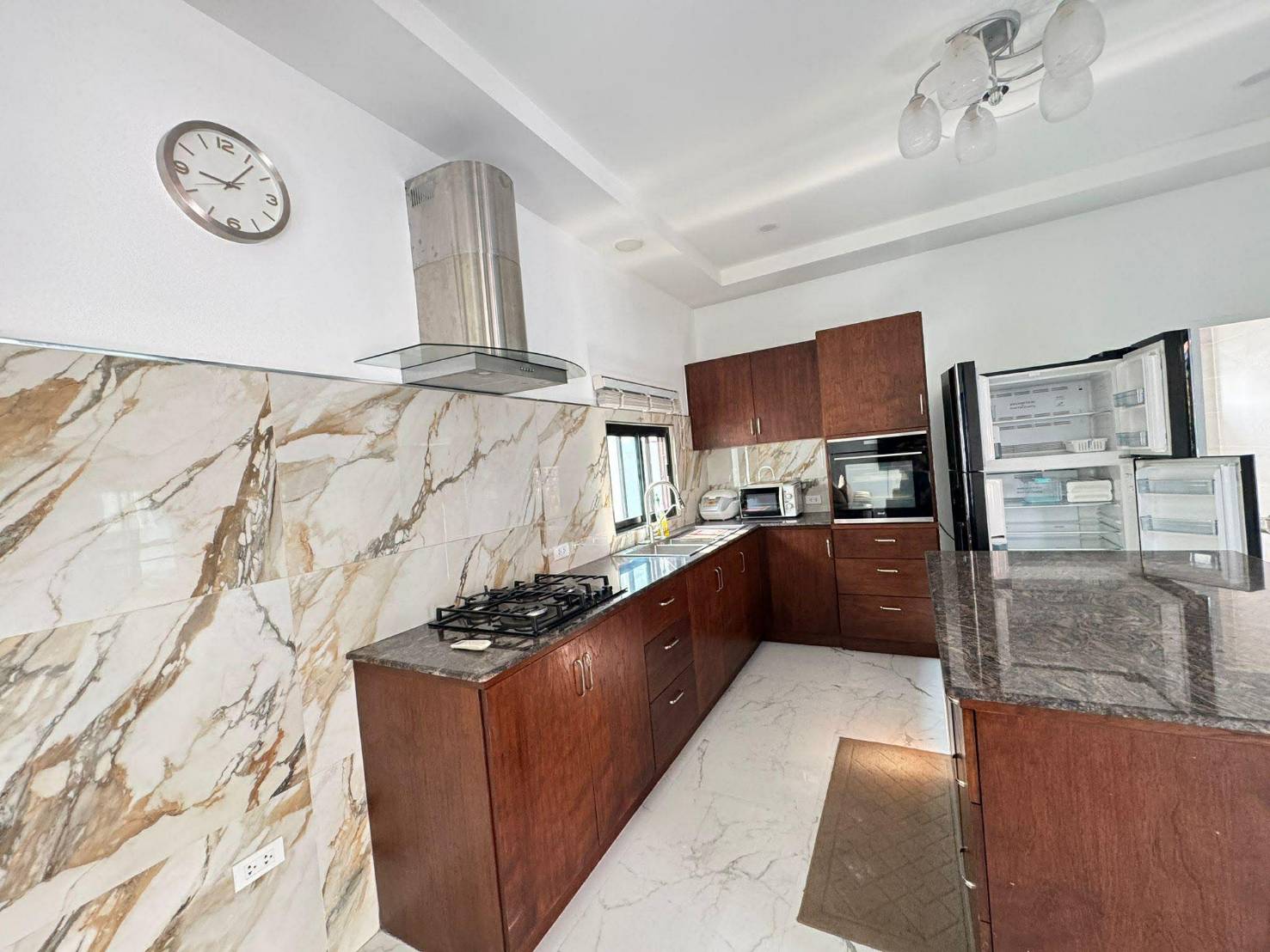 Newly Renovated 2-Bedroom Home for Sale in Wang Pong