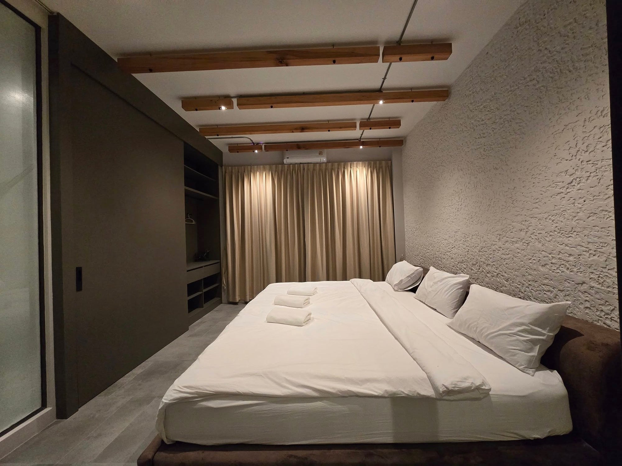 Luxury 3-Bedroom Villa with Sauna and Onsen Pool