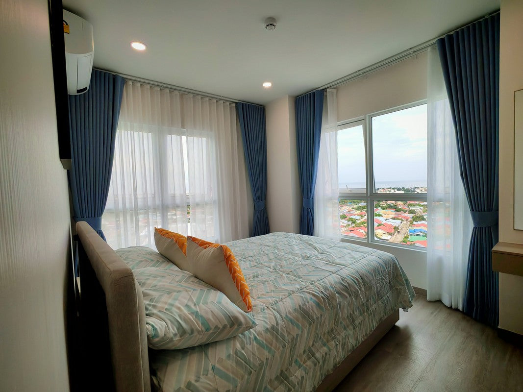 2 Bedroom Condo with Sea and Mountain View on Floor 15