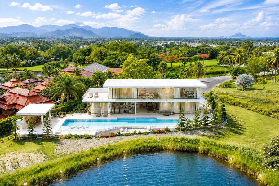 Exclusive Waterfront Estate at Palm Hills Golf Club