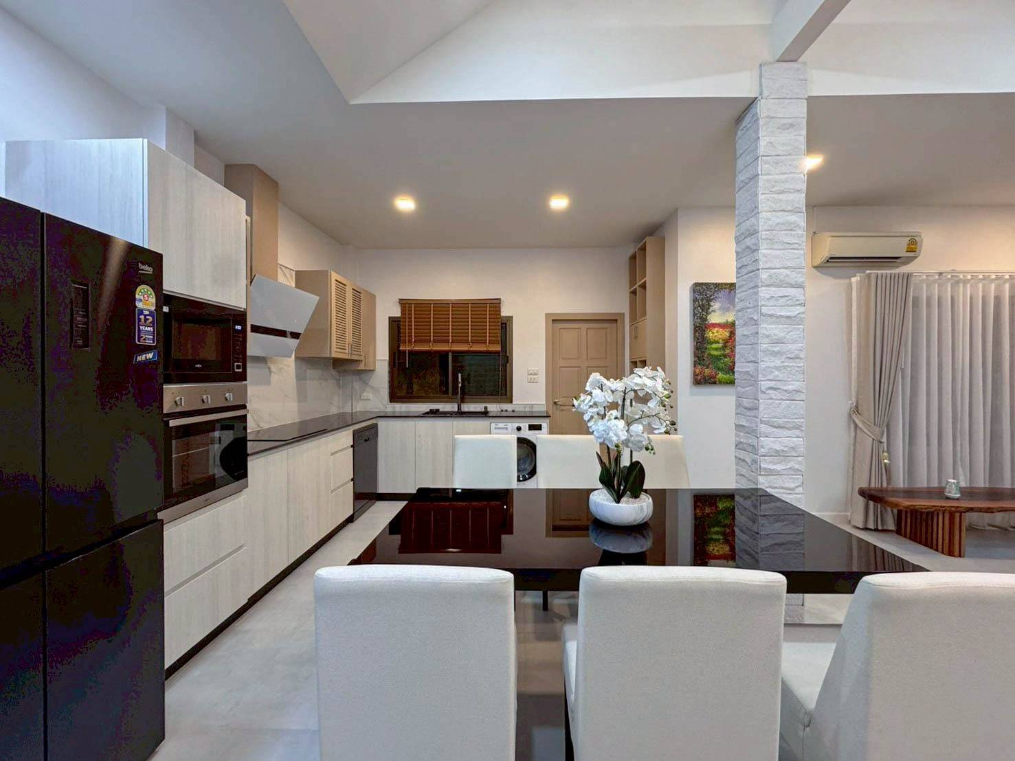 Renovated Pool Villa for Sale in Hua Hin Soi 102