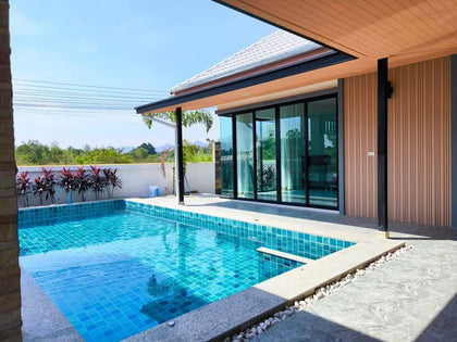 New 3-Bedroom Pool Villa in Cha-am with Jacuzzi