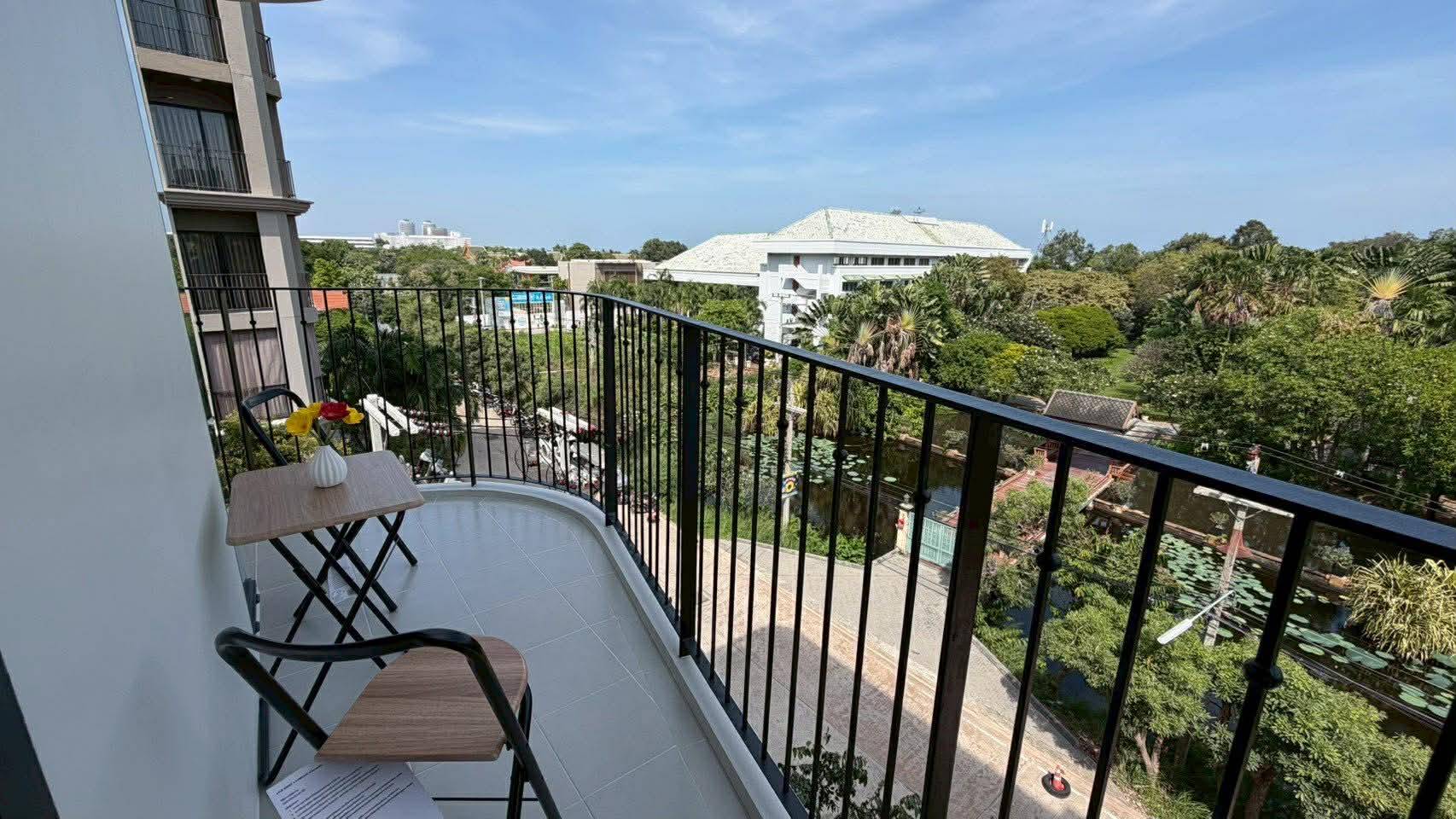 Modern 2-Bedroom Condo at Cabanas Hua Hin