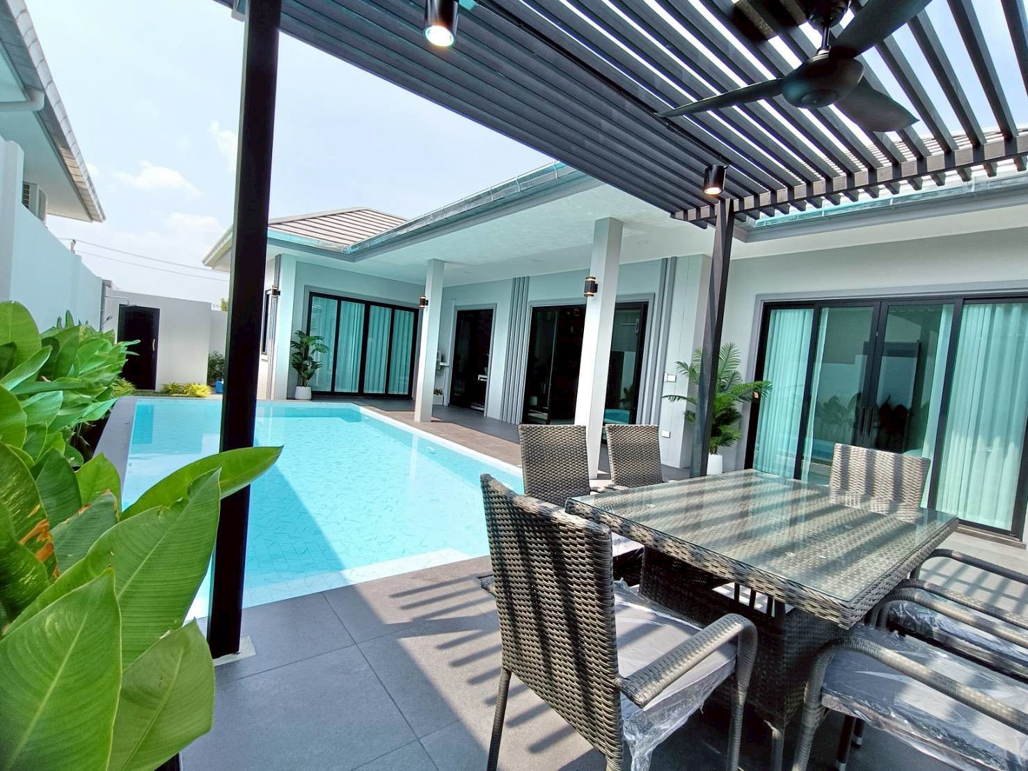Last Unit New Luxury Villa for Sale in Hin Lek Fai