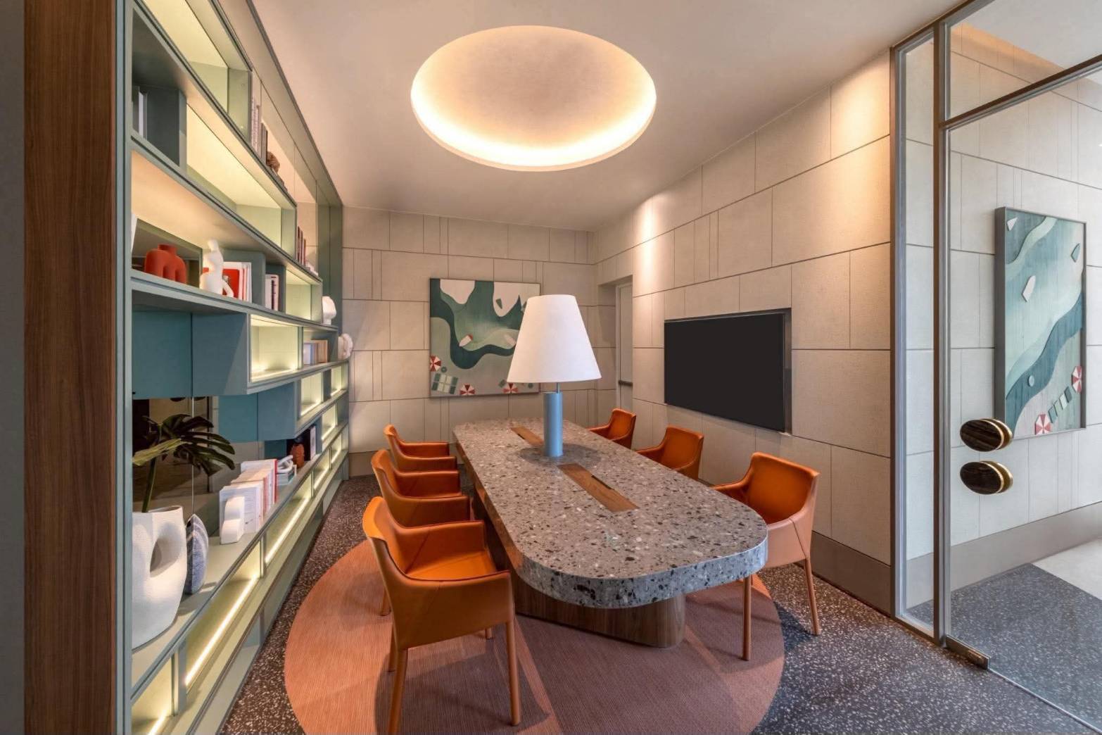 Modern 2-Bedroom Condo on Floor 8 in Vehha