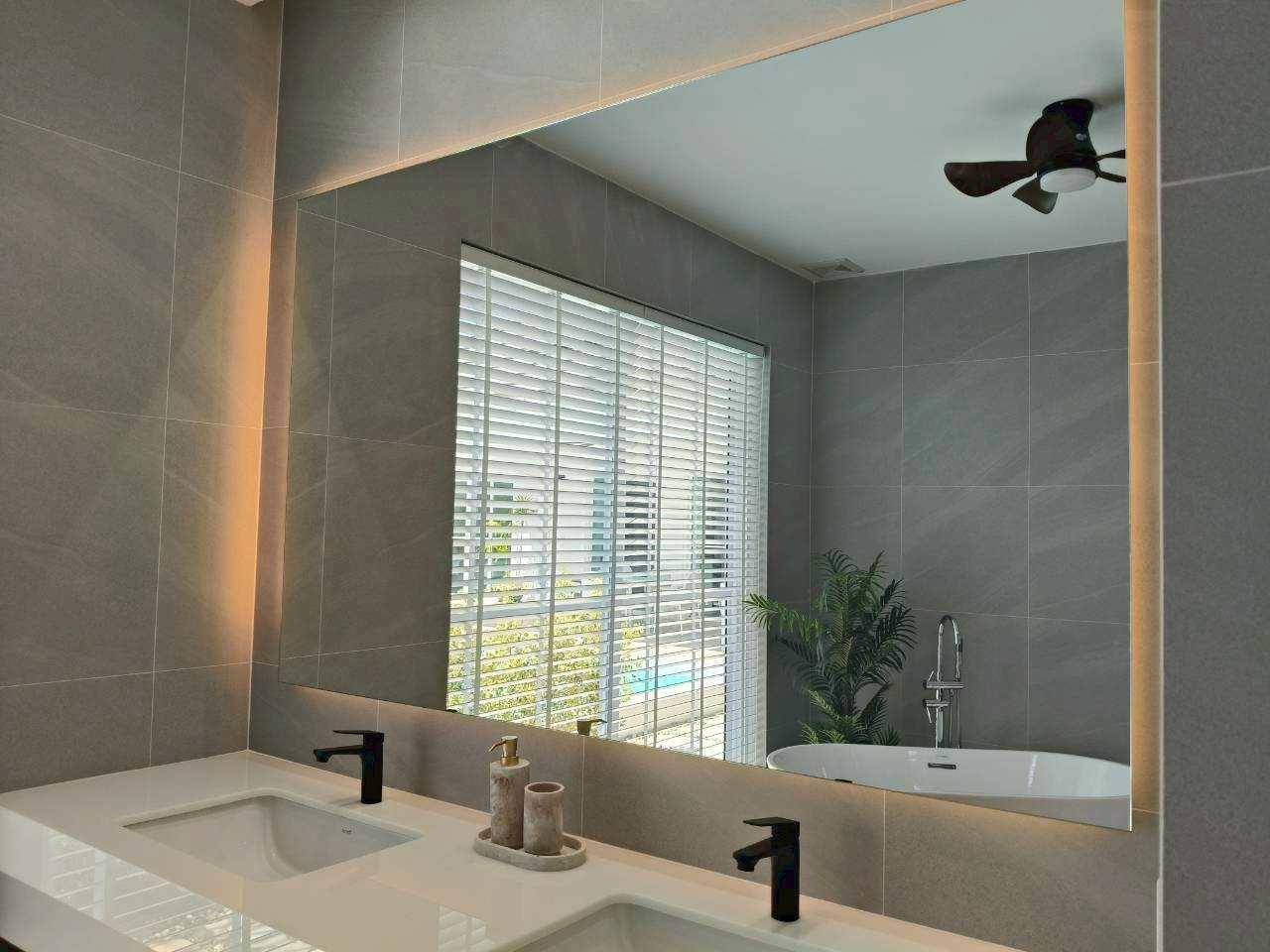 Luxus-Pool-Villa mit Solarzellen zum Verkauf in Eeden Luxe