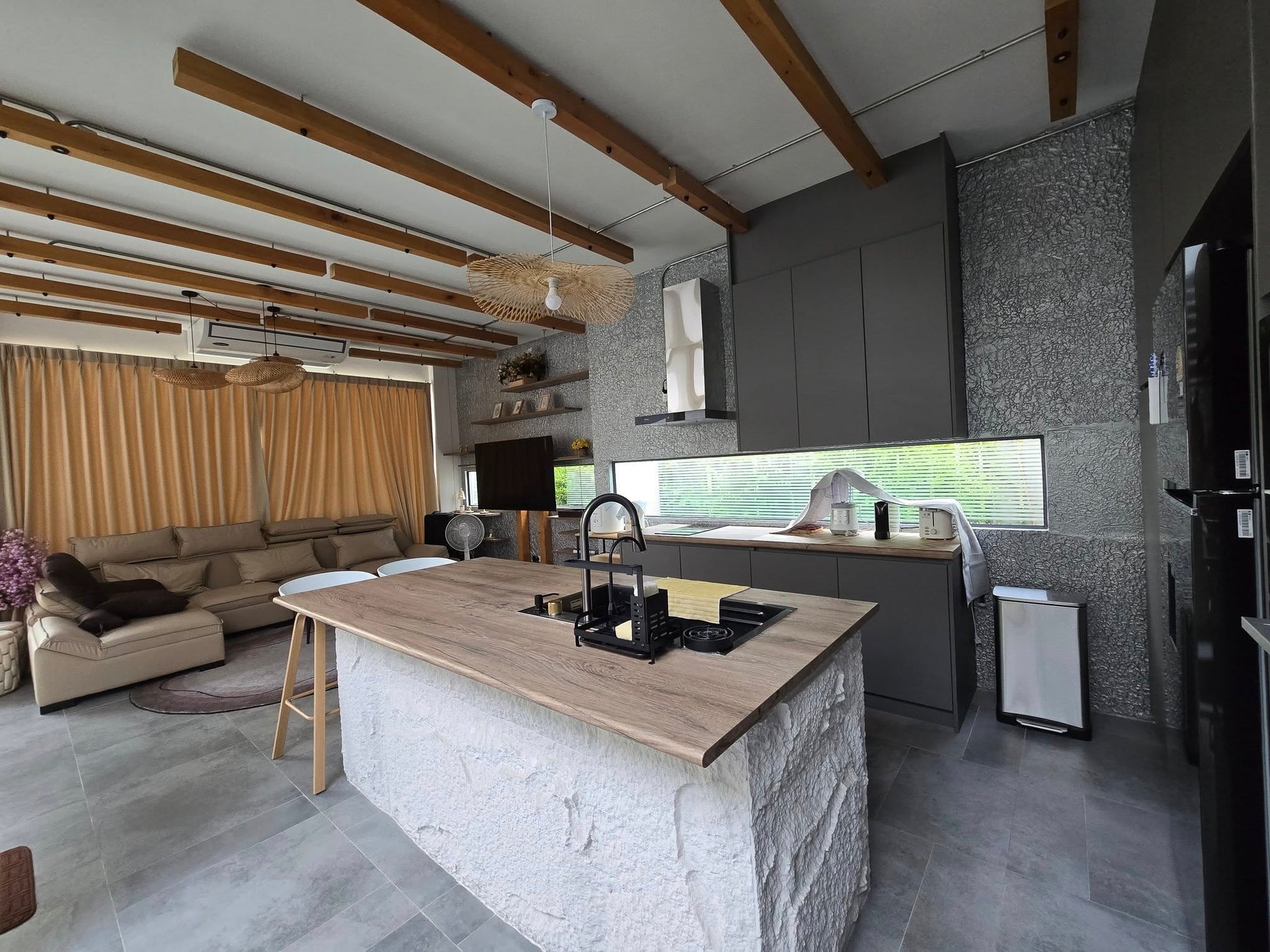 Luxury 3-Bedroom Villa with Sauna and Onsen Pool
