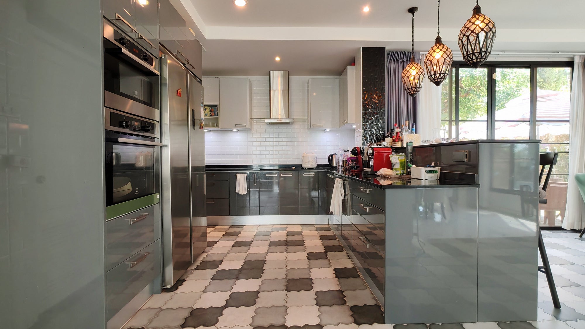 Luxury 3-Storey Sea View Home with Expansive Garden