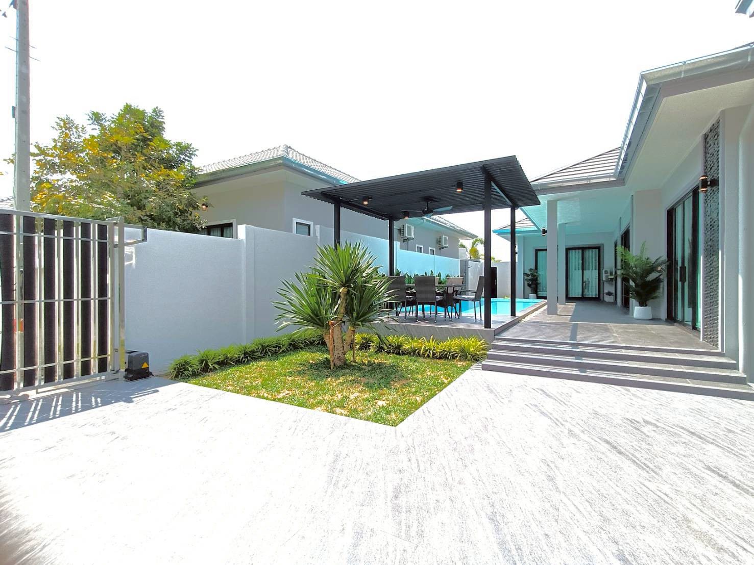 Last Unit New Luxury Villa for Sale in Hin Lek Fai