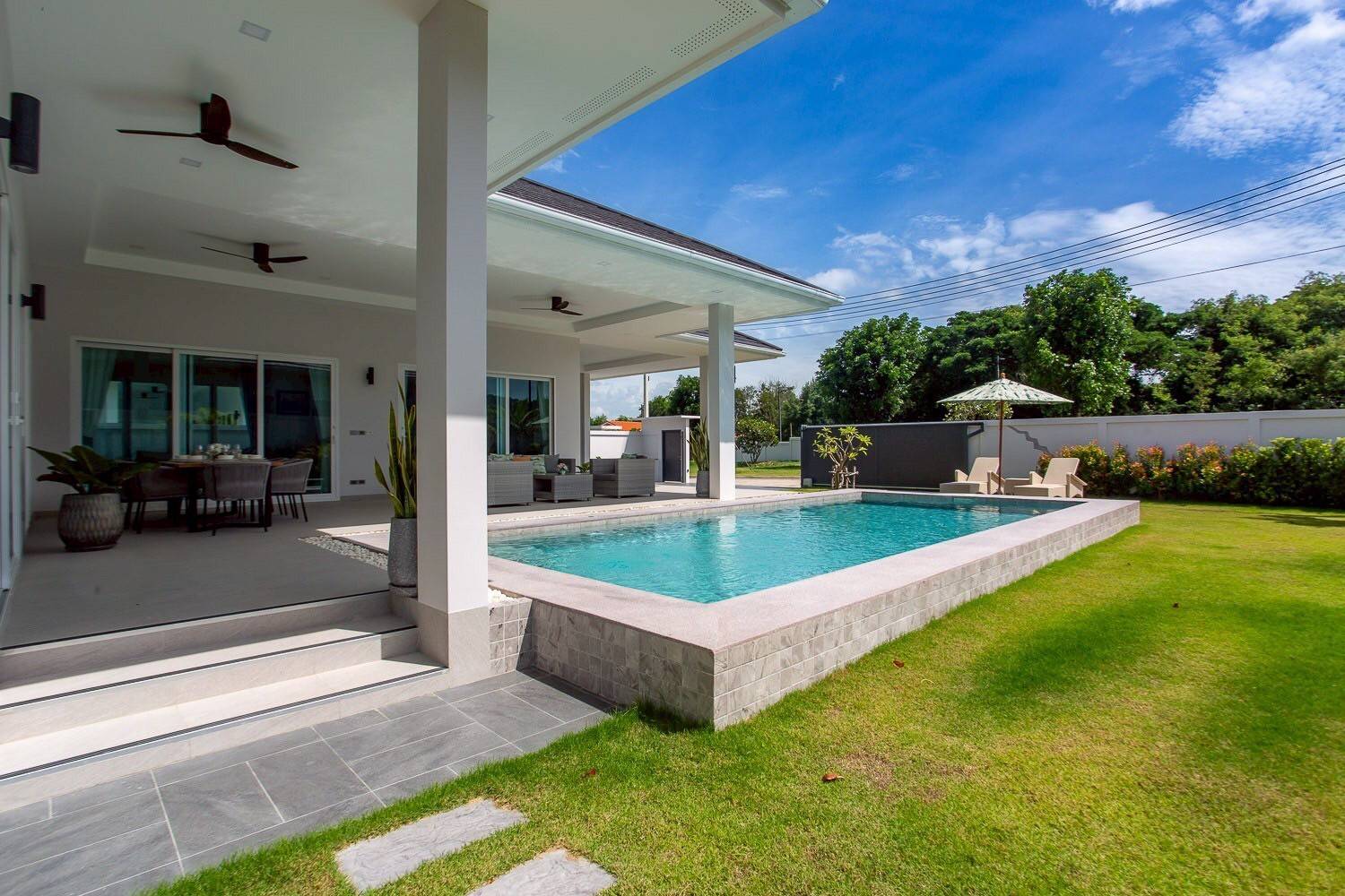 Modern Pet Friendly 3-Bedroom Pool Villa for Rent