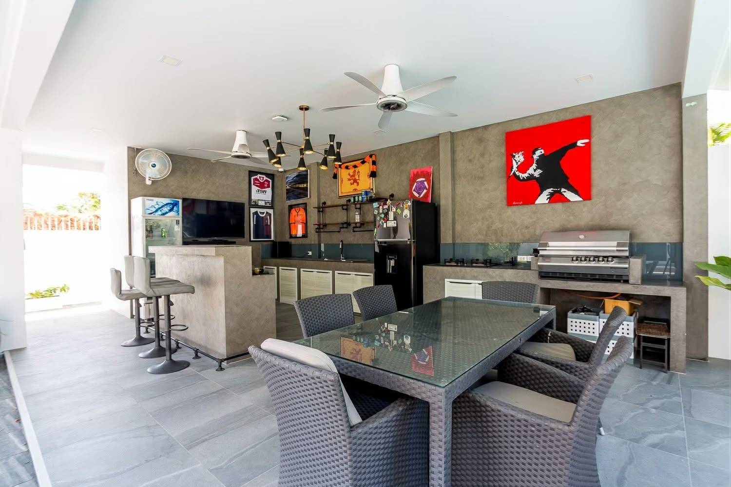 Spacious 4-Bedroom Pool Villa with Outdoor Sala in Hin Lek Fai