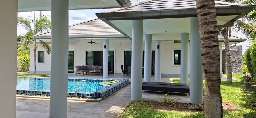 Spacious 3-Bedroom House with Large Pool in Hin Lek Fai