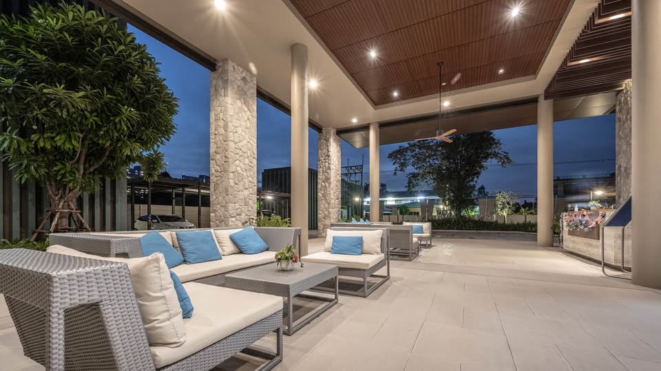 Pool Access Condo at Lumpini Park Beach Cha-Am 2, Beachfront