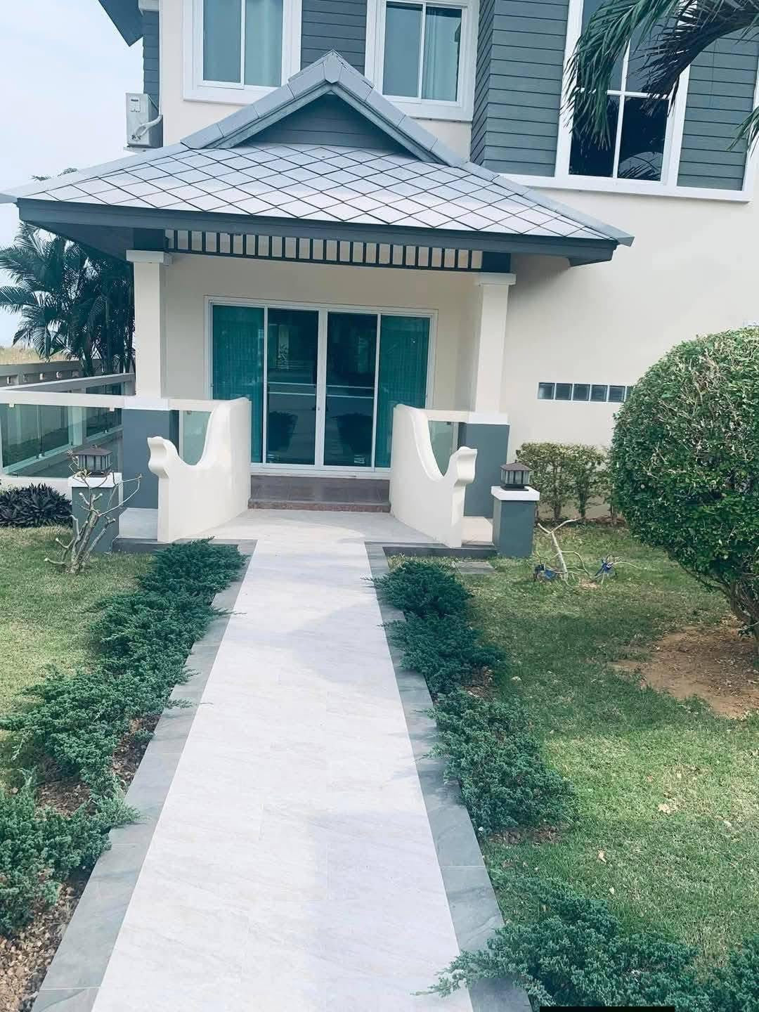 5 Bedroom Beachfront Private Pool Villa for Sale in Kuiburi