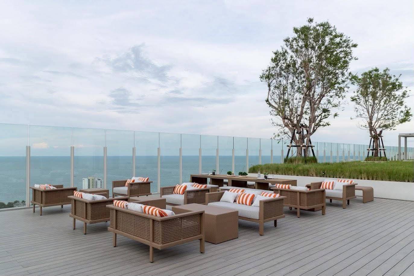Modern 2-Bedroom Condo on Floor 8 in Vehha