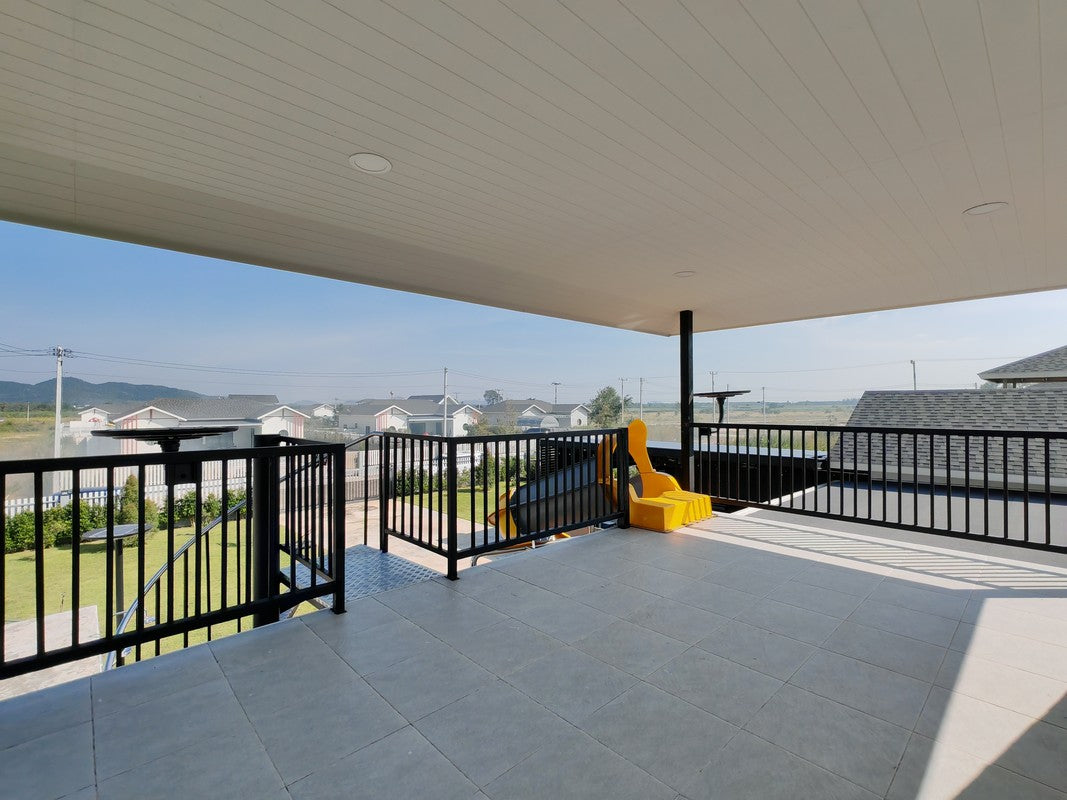 Spacious 5-Bedroom Pool Villa with Large Garden for Rent