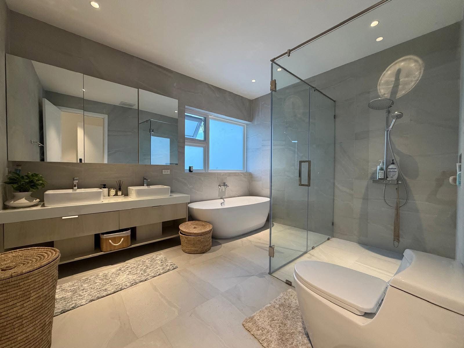 Luxury 4-Bedroom Modern Pool Villa in Hua Hin