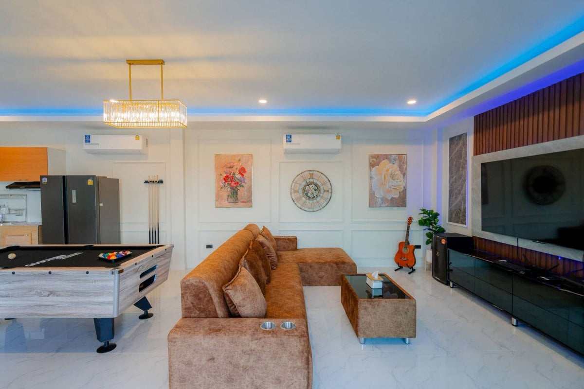 Spacious 4-Bedroom Family Pool Villa with Karaoke Room for Rent