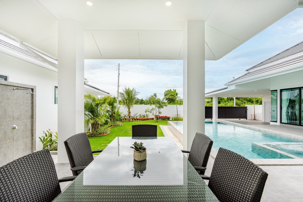 High-Spec Villa with Saltwater Pool and Solar Power System