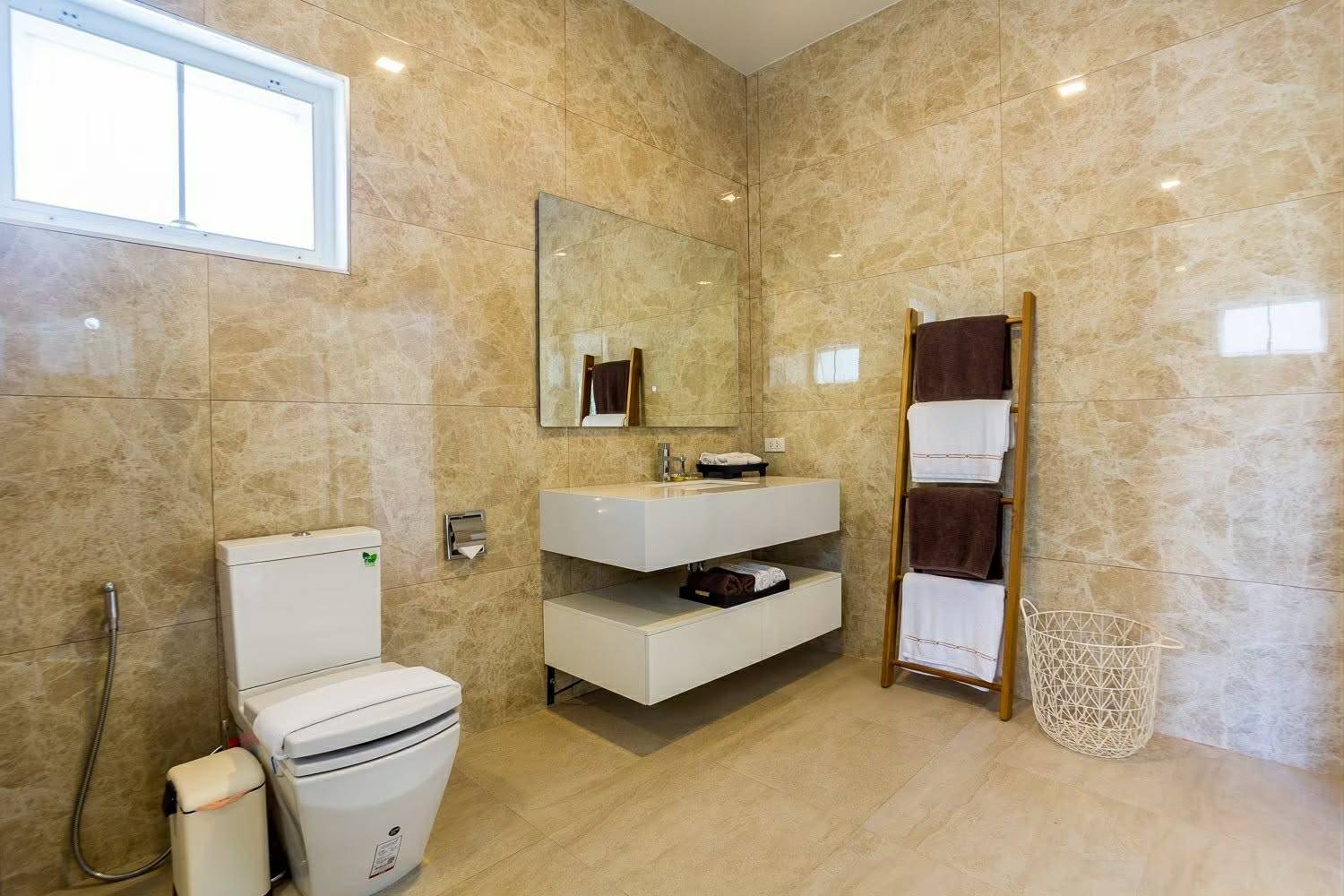 Spacious 4-Bedroom Pool Villa with Outdoor Sala in Hin Lek Fai