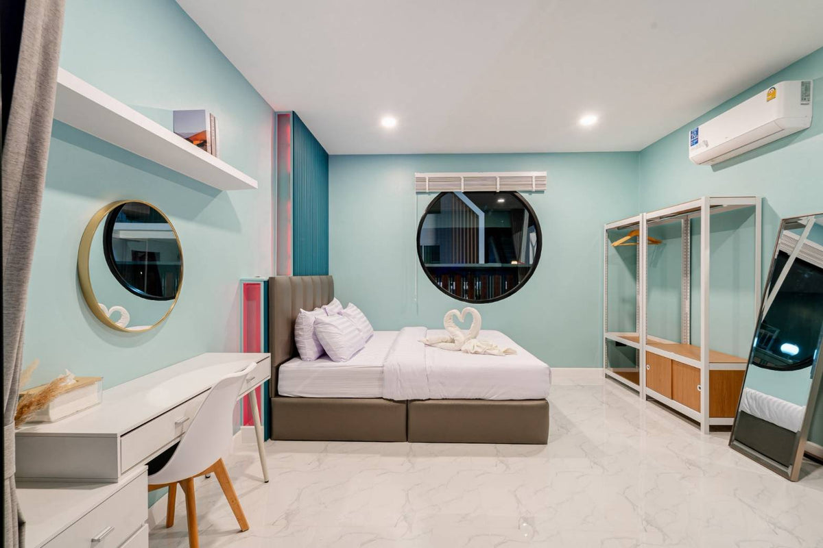 Spacious 4-Bedroom Family Pool Villa with Karaoke Room for Rent