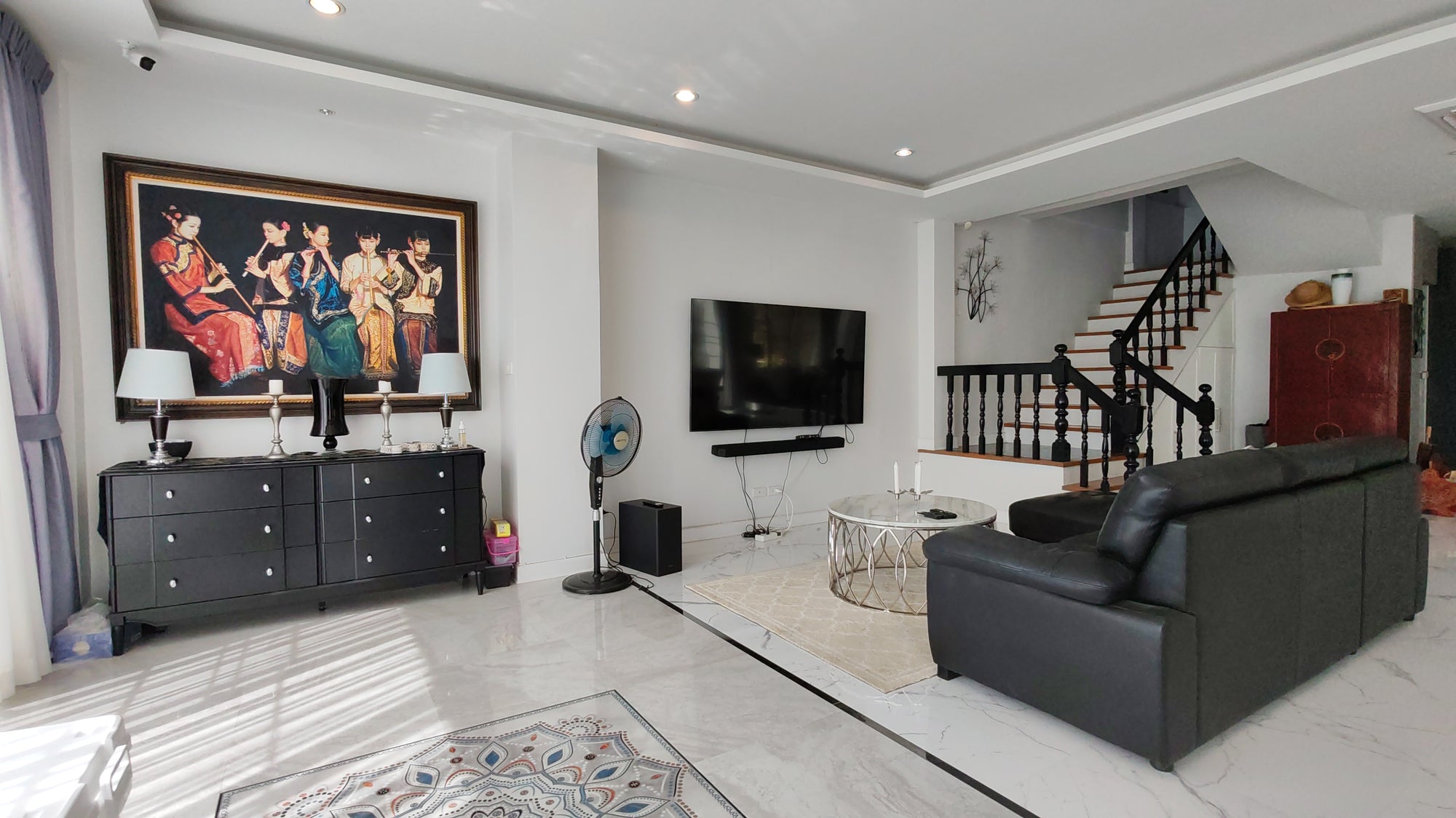 Luxury 3-Storey Sea View Home with Expansive Garden
