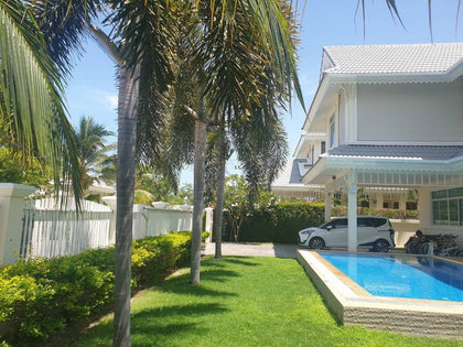 Spacious 4-Bedroom Pool Villa by the Beach