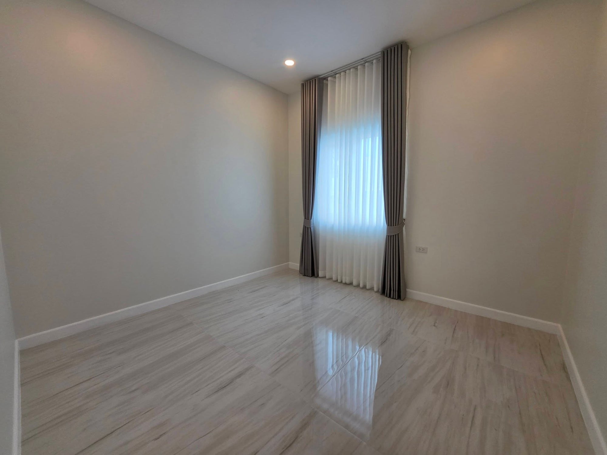 Pool Villa for Sale in Thap Tai, Ready to Move In