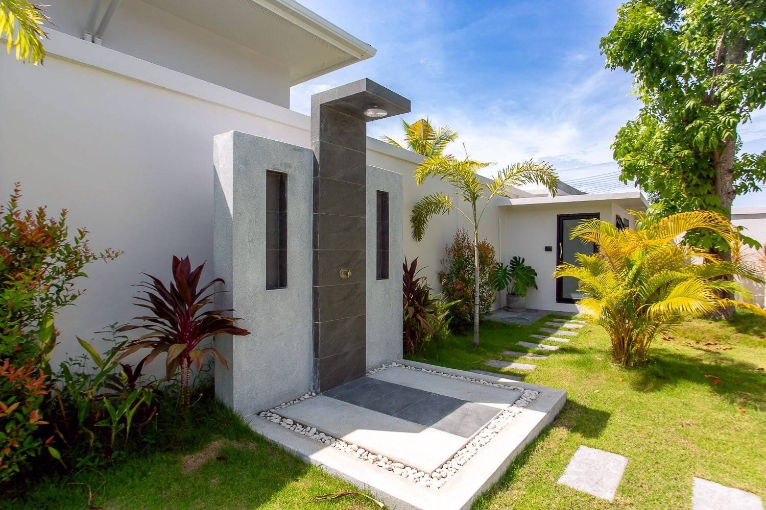 Modern Pet Friendly 3-Bedroom Pool Villa for Rent