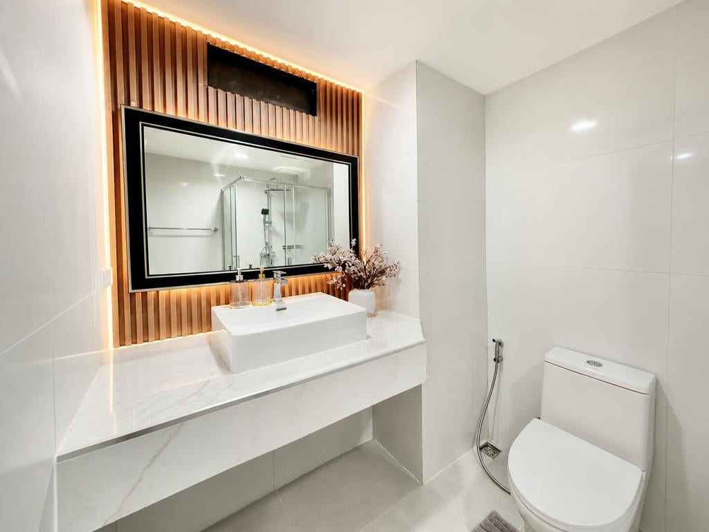 Spacious Renovated 2-Bedroom Condo in Prime Central Hua Hin