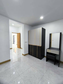New 3-Bedroom Pool Villa in Cha-am with Jacuzzi