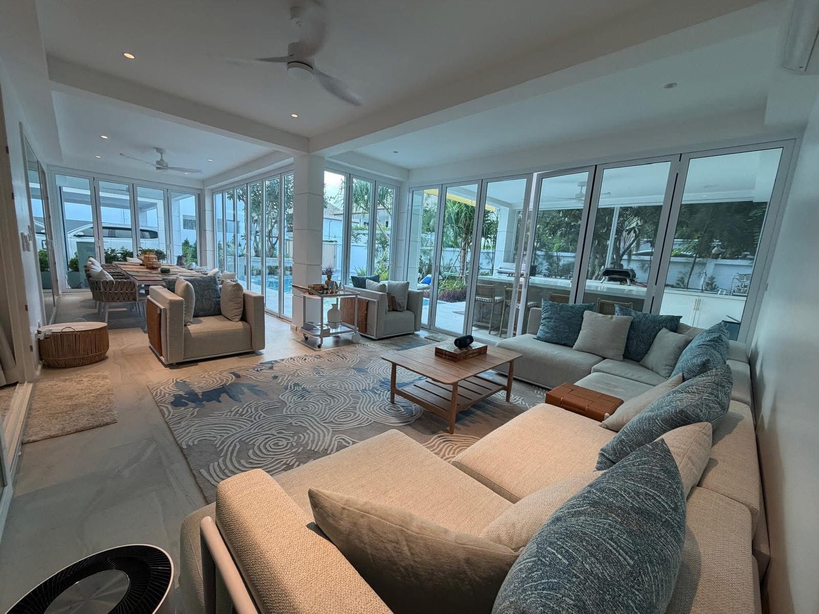 Luxury 4-Bedroom Modern Pool Villa in Hua Hin