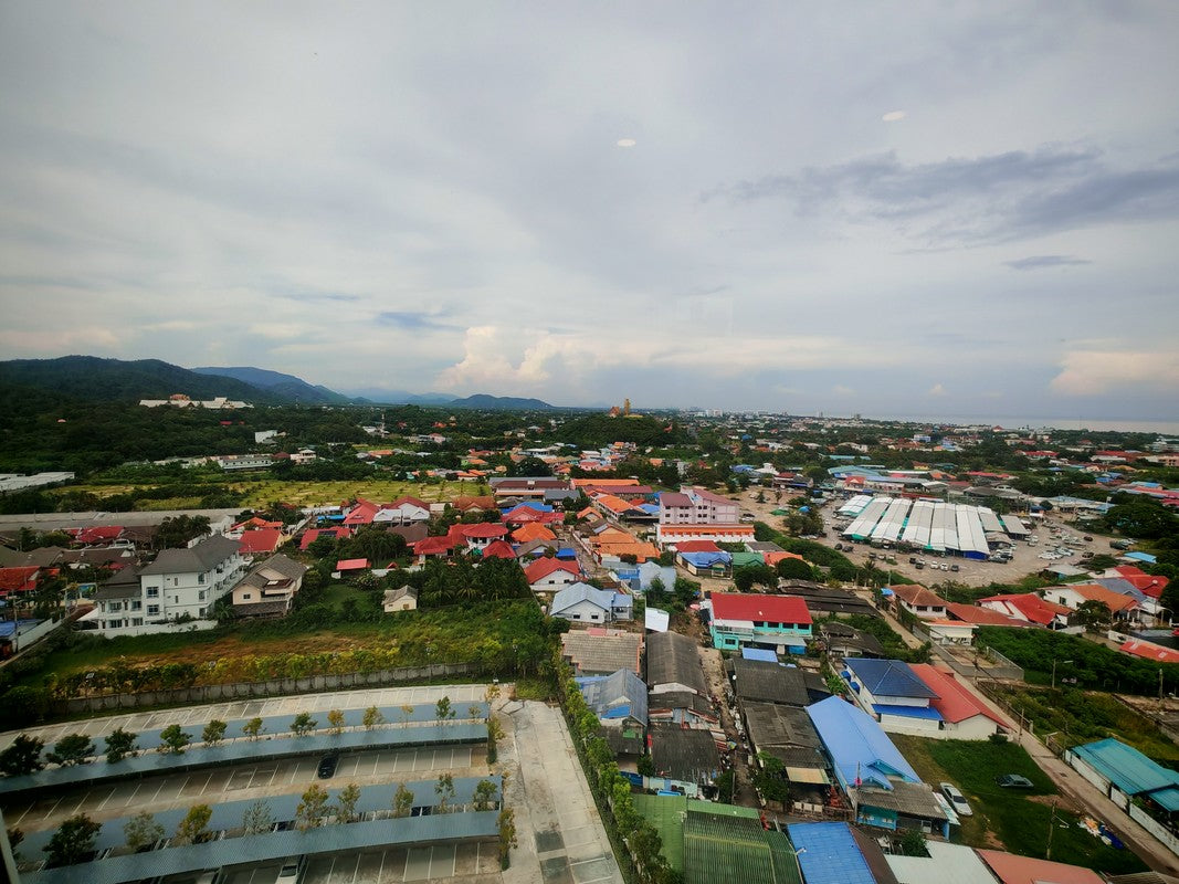 2 Bedroom Condo with Sea and Mountain View on Floor 15
