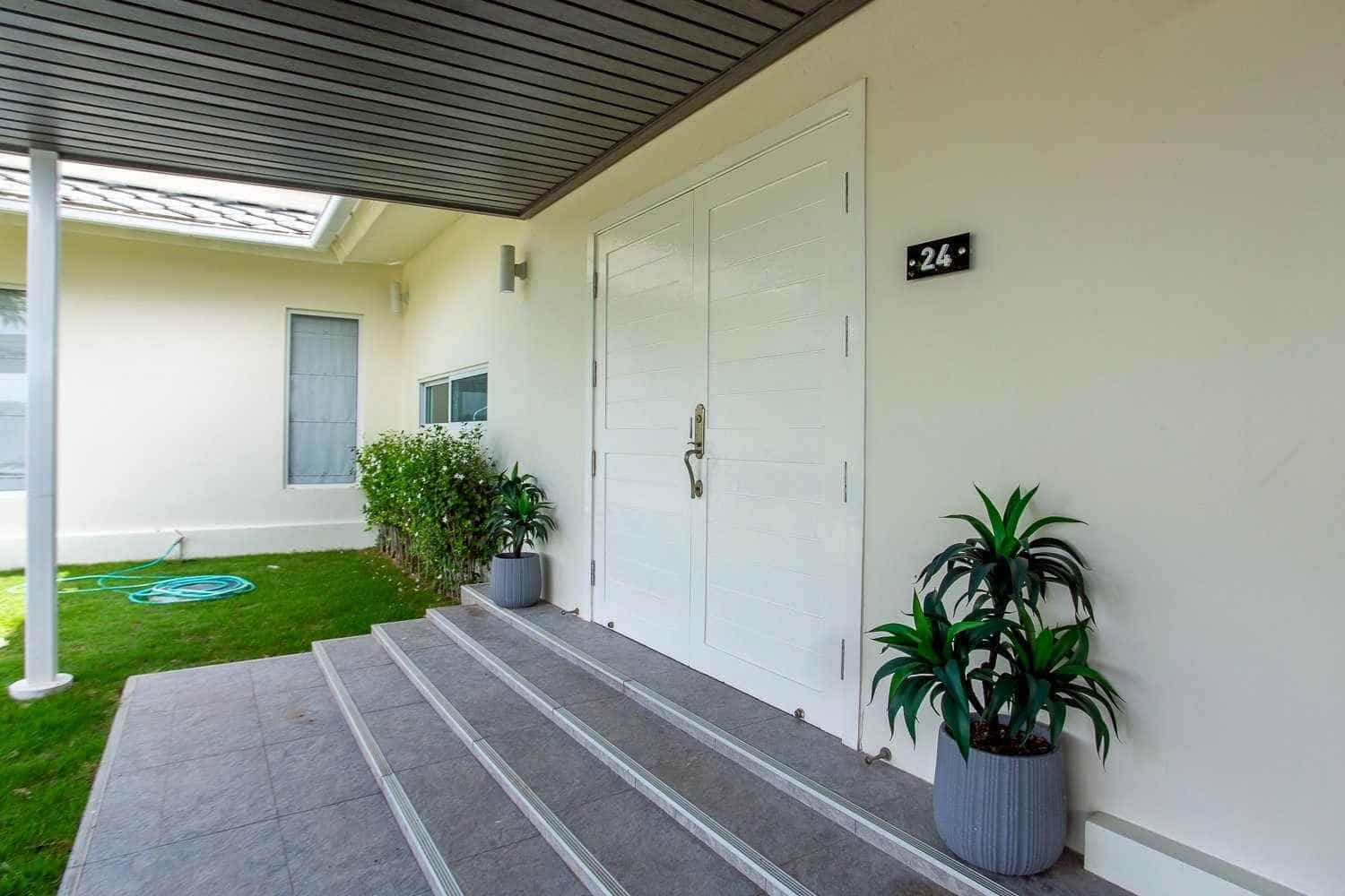 Luxury Pool Villa on Golf Course with Lifetime Memberships in Hua Hin