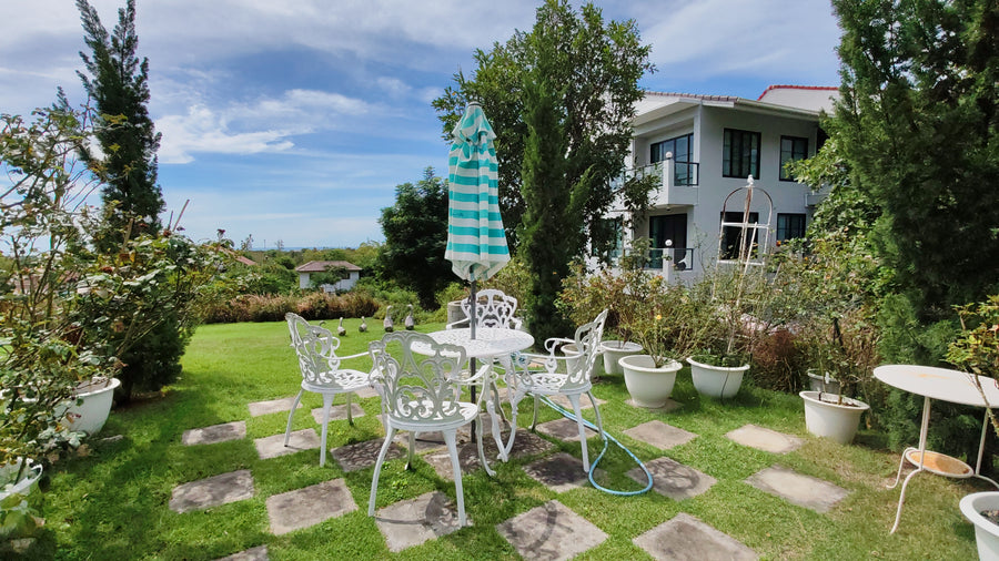 Luxury 3-Storey Sea View Home with Expansive Garden