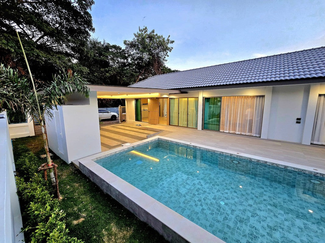 Luxuriöse U-förmige Poolvilla in Hua Hin zu verkaufen