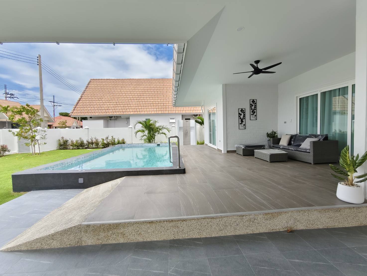 Modern Pool Villa in Dusita Lakeside Village 2