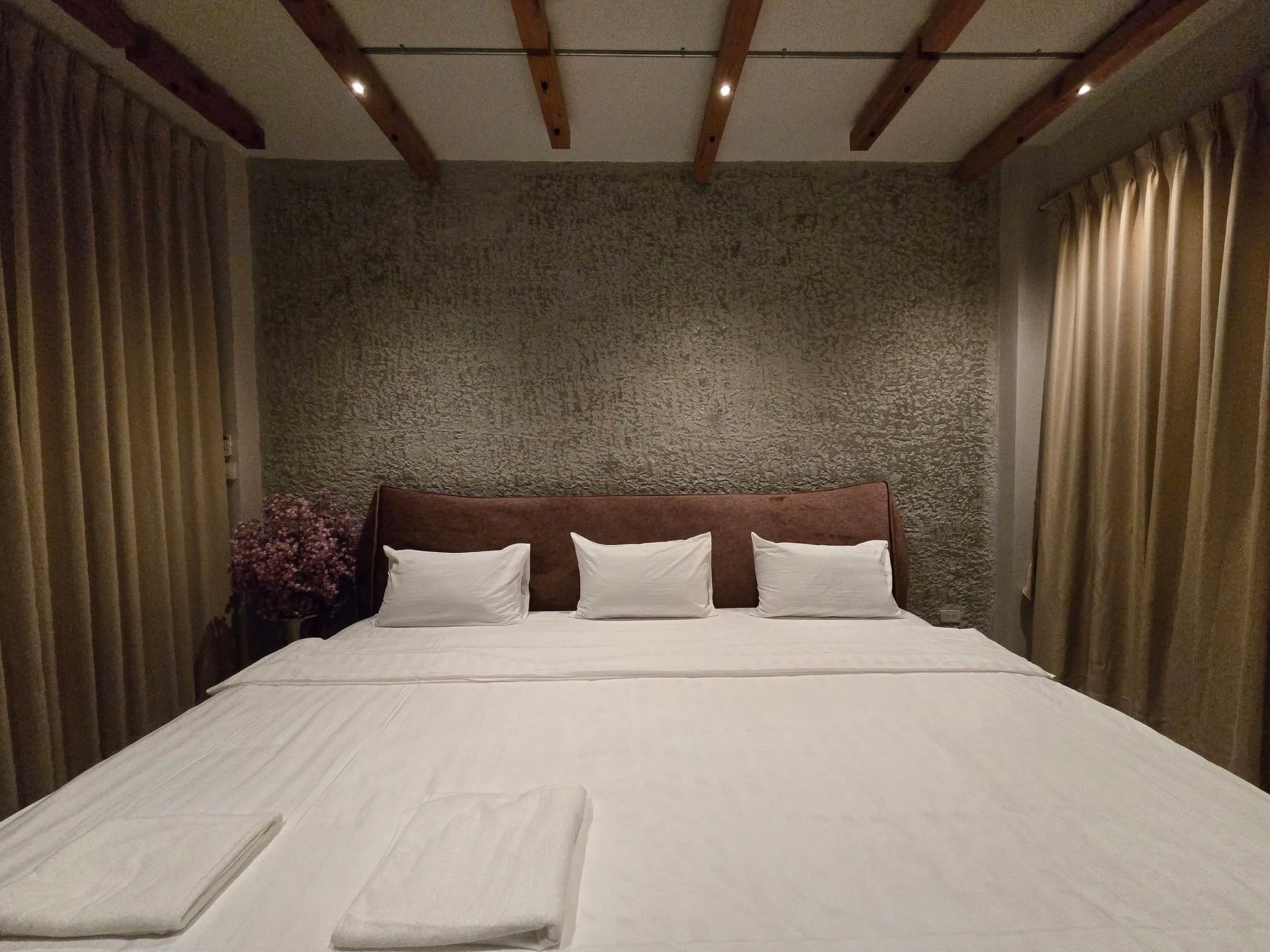 Luxury 3-Bedroom Villa with Sauna and Onsen Pool