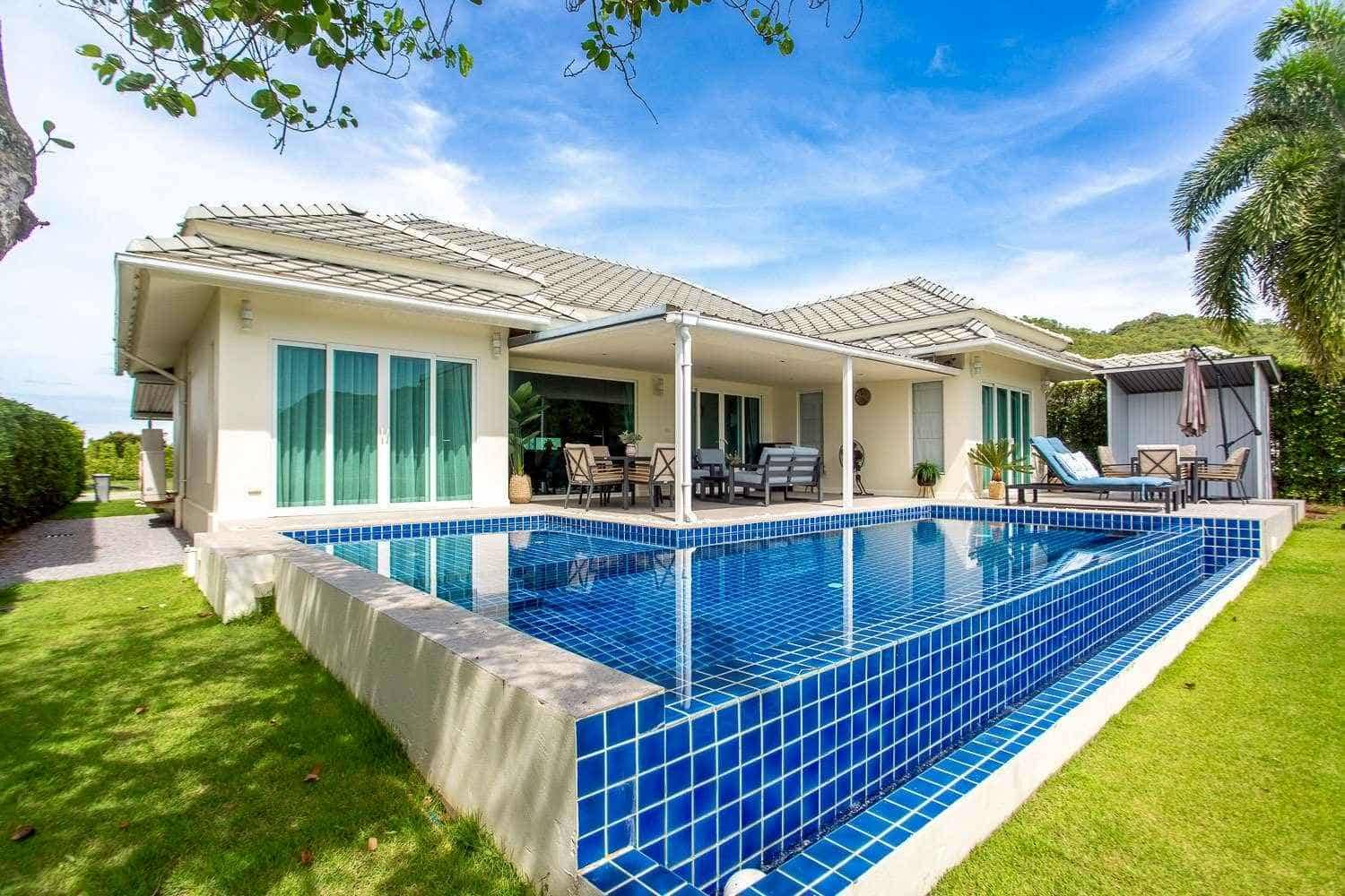 Luxury Pool Villa on Golf Course with Lifetime Memberships in Hua Hin