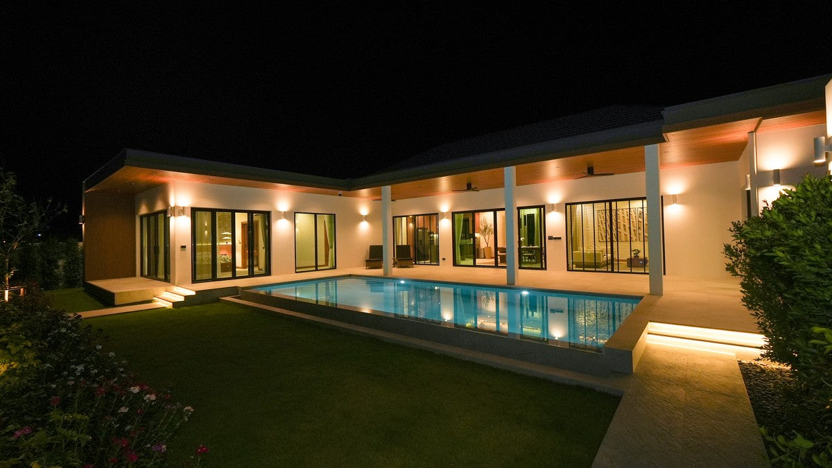 Luxuriöse Poolvilla mit 3 Schlafzimmern in Hua Hin zu verkaufen - bezugsfertig